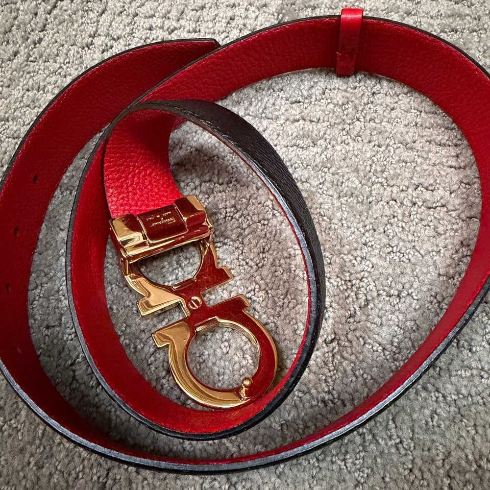 Salvatore Ferragamo Black Leather Belt with Gold Double Gancini Buckle like new